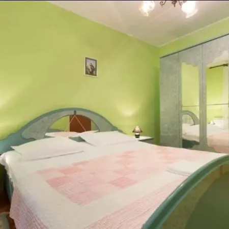 Primosten-huljev * Primošten