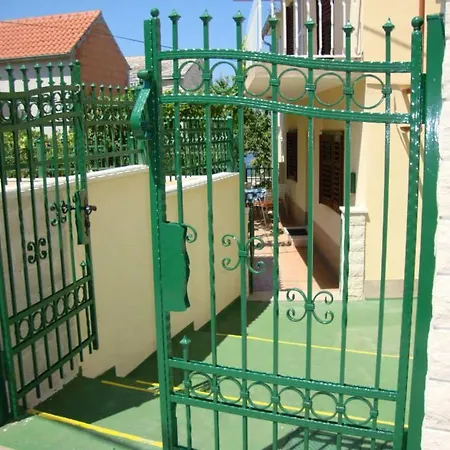 Primosten-huljev Apartment *